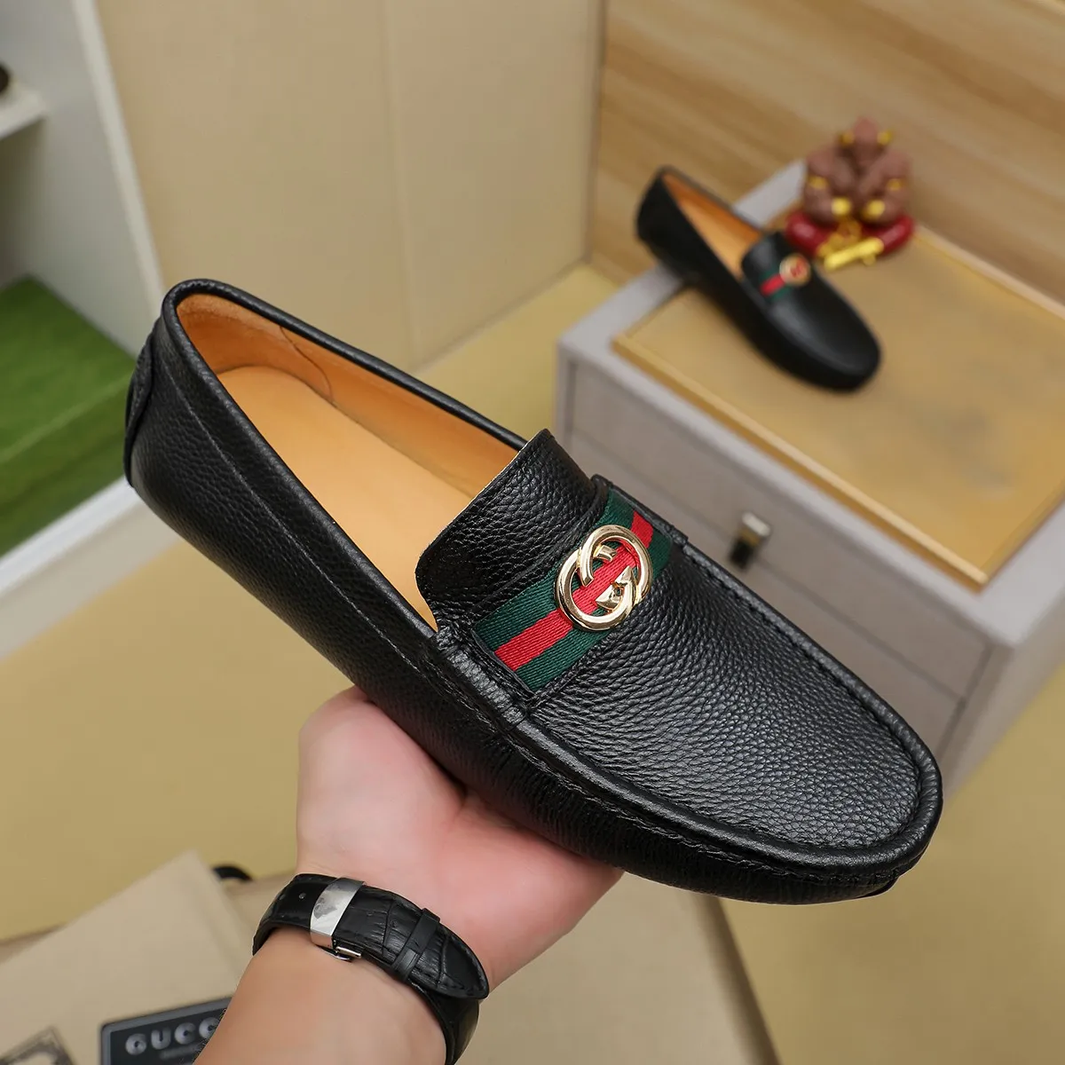 Men's shoes 💰360💰💰GUCCI Gucci official website synchronizes the latest model 🛃The upper is made of imported cowhide, 🐷leather lining, rubber outsole, 🎩🎩top-notch handcrafted workmanship with fine stitches and threads🔍definitely satisfy those perfectionist men who pursue high luxury quality 👏 Colors available! Code number 38-45 Large quantity in stock